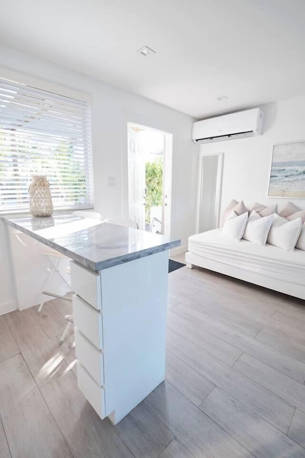 Interior - Cozy Waterfront Apartment in Key Largo! (Key Largo)