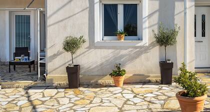 Ferienwohnung "Zoi" mit Meerblick, Gemeinschaftsgarten und WLAN