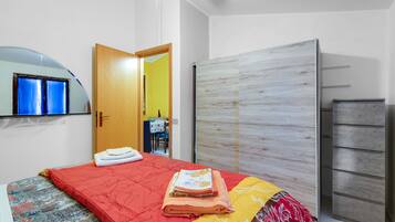 1 bedroom, iron/ironing board, free WiFi