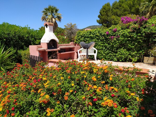 Terrace/patio - 'Home Holidays Pintadera 2' with Garden and Wi-Fi (bosa)