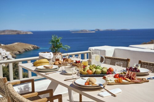 160 m2 Villa with Private pool & Sea View