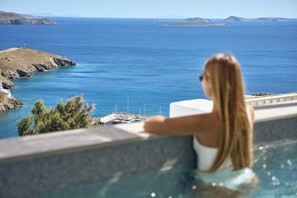 室内游泳池，室外游泳池