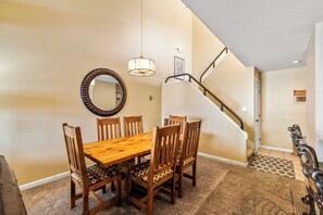 Dining - Location, Amenities and Value!  Near Ski Area Split Level Condo, Access to Pool, (Steamboat Springs)