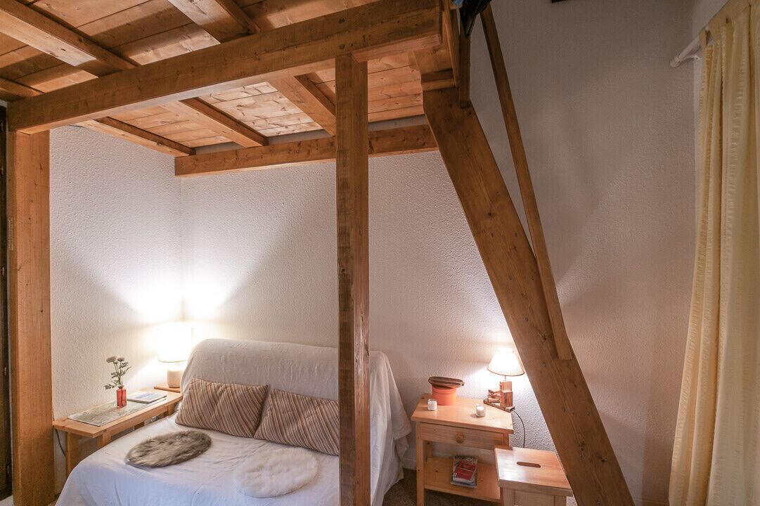 1 bedroom, iron/ironing board, bed sheets