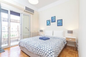 4 bedrooms, iron/ironing board, travel crib, free WiFi - Houseloft Forum Premium (Thessaloniki)