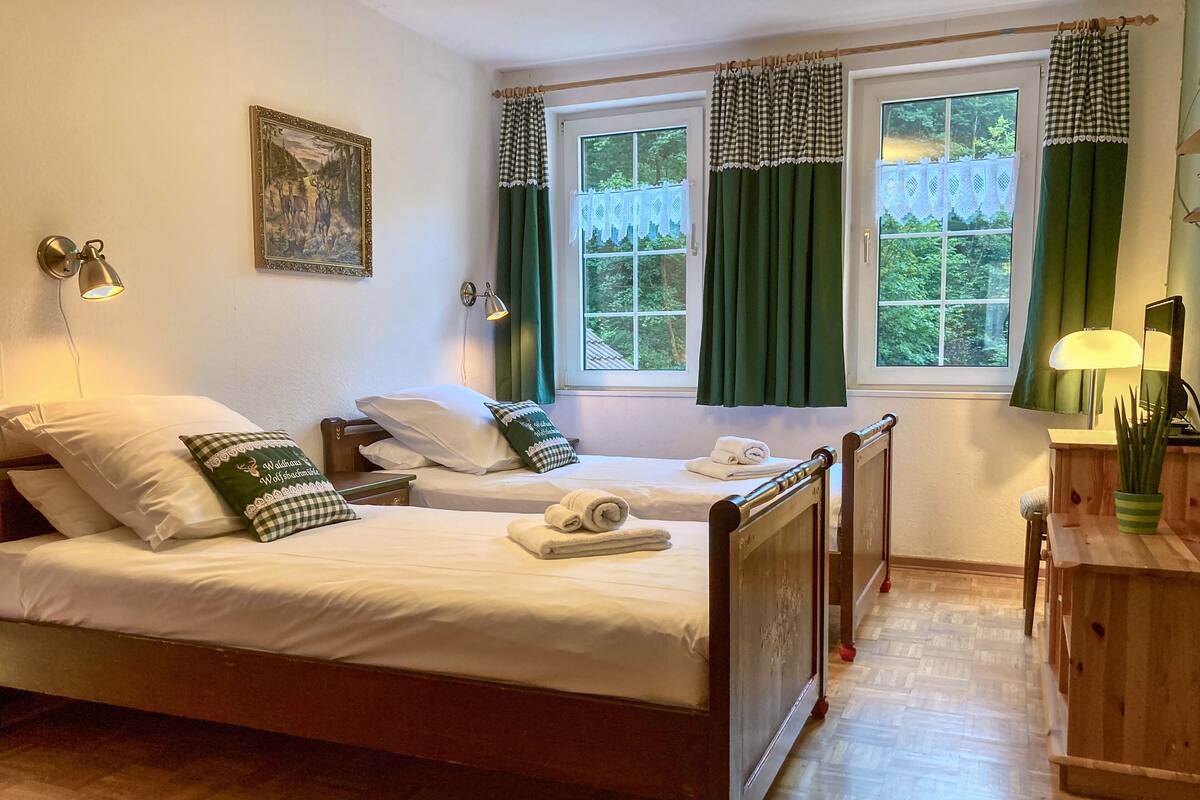 Standard Double Room | Free WiFi, bed sheets