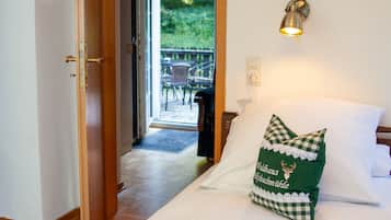 Habitación doble estándar | 3 habitaciones, wifi gratis y ropa de cama