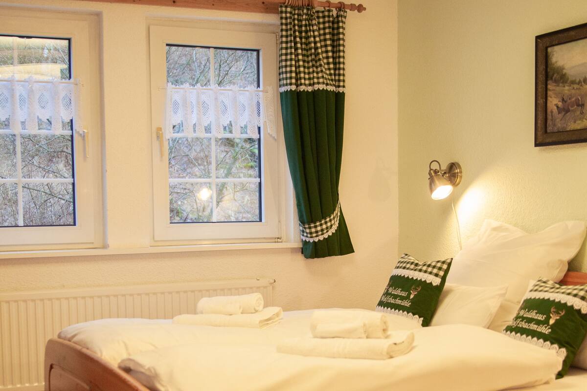 Comfort Double Room | Free WiFi, bed sheets
