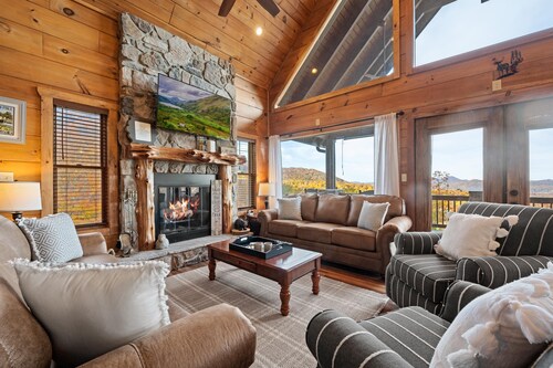 Astonishing Views, Hot Tub, Pool Table