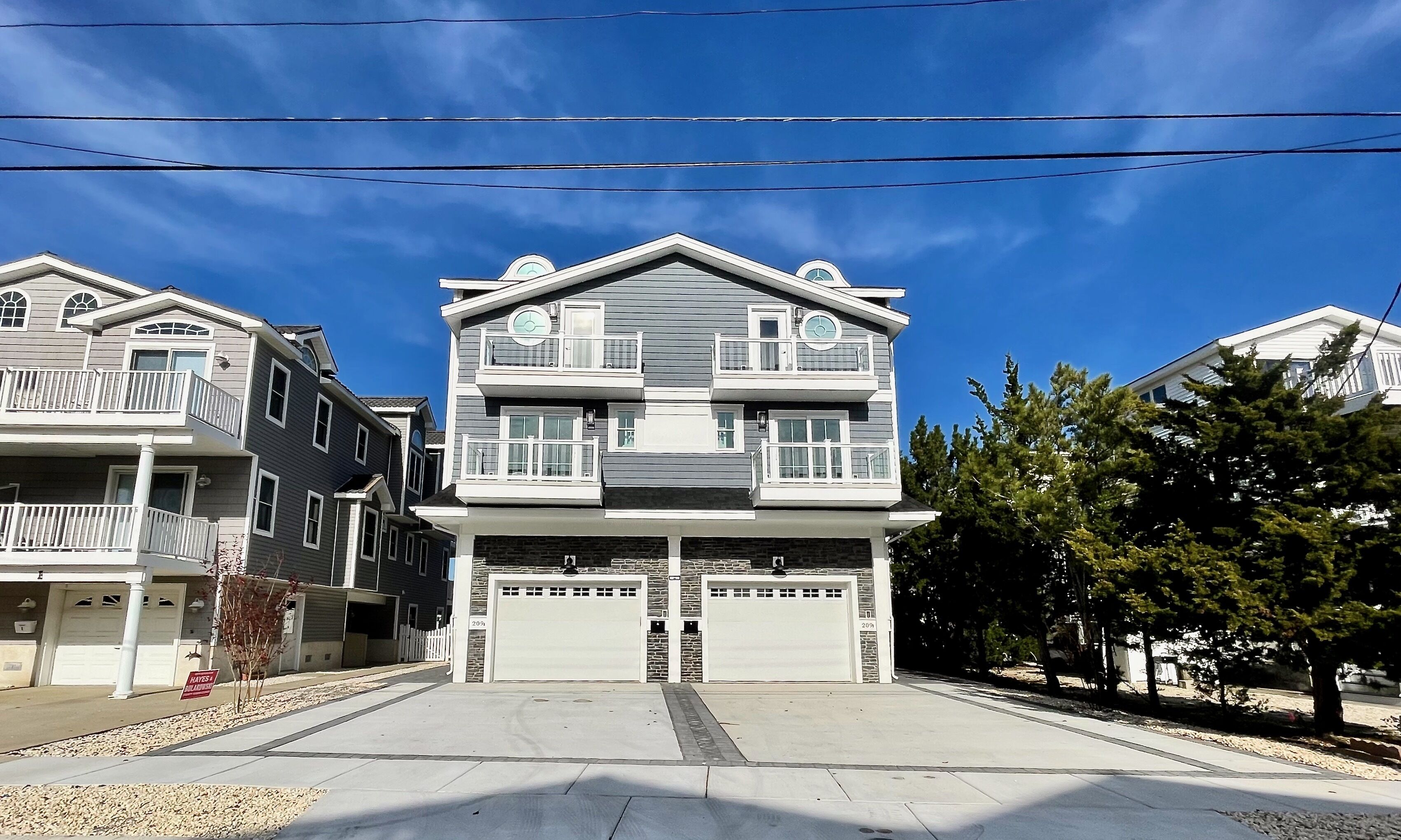Stunning  Townhome, Private Elevator, Expansive Bay Views!