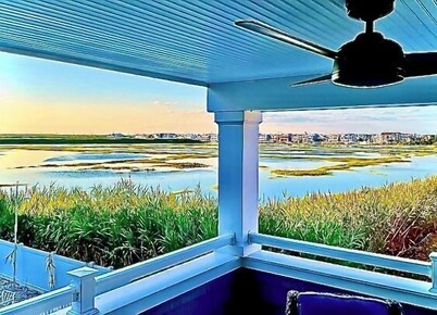 Stunning  Townhome, Private Elevator, Expansive Bay Views!