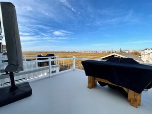 Outdoor spa tub - Stunning  Townhome, Private Elevator, Expansive Bay Views! (Sea Isle City)