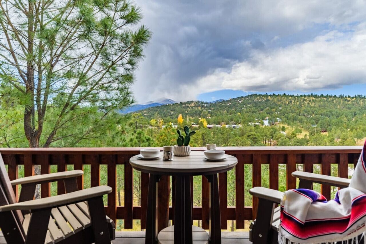 Thunder Lodge-Luxe Mtn getaway/ views/ HT/ Gaming! 