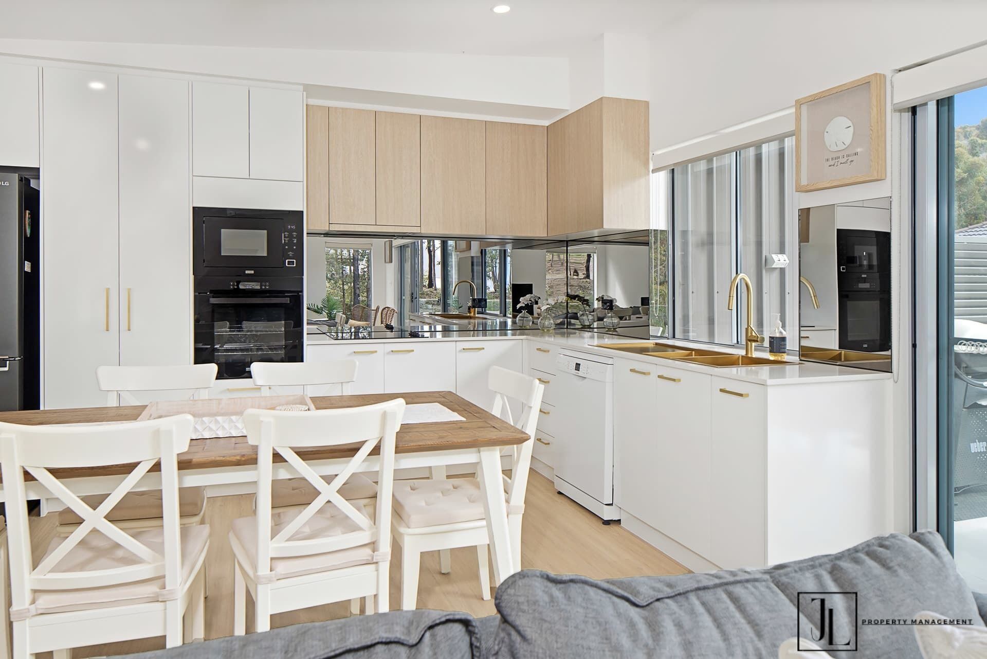 Refrigerador, microondas, horno, placa de cocina