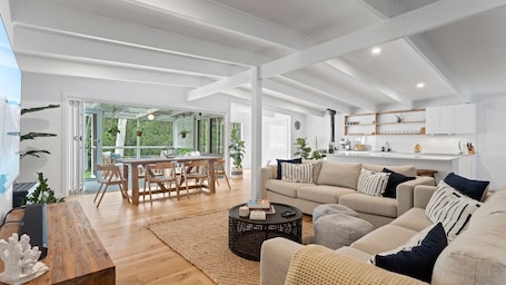 TV, DVD player. The Bay Haus - Luxury Escape with Private Pool, minutes to Jervis Bay's beaches