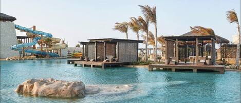 Outdoor pool, an infinity pool