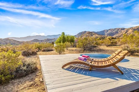 Terrace/patio. Breathtaking Views, Incredible Stargazing, Hot Tub & Cowboy Tub, on Private Lot