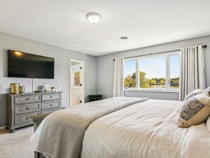 6 bedrooms, desk, iron/ironing board, free WiFi - Kent Island Waterfront | Private Dock | Pool | Outdoor Dining | Stunning View (Stevensville)