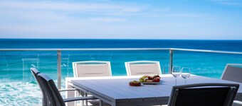 Paradise Penthouse; Beach Front Style and Luxury.