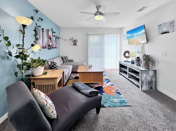 TV, Netflix, Hulu, DVD player - The No Drama Llama Near the Beach! Family Vacation (Navarre)