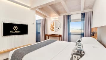 Luxury Double Room | Free minibar, in-room safe, blackout drapes, soundproofing