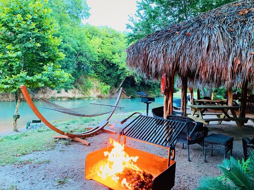 Son's Blue River Camp Glamping Cabin S
