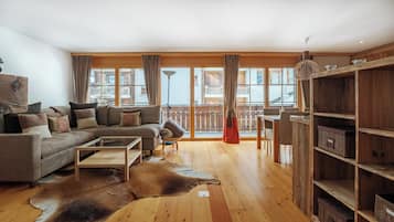 3 bedrooms, premium bedding, down duvets, individually decorated
