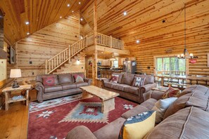 Smart TV, fireplace - Dog Friendly Mountain Cabin w/ Fire Pit, Pool & Ping-Pong (McHenry)