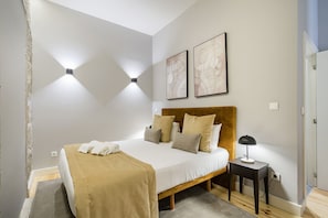 Departamento clásico | Ropa de cama hipoalergénica y espacio para trabajar con laptop 