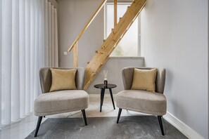 Dupleks Standar | Area keluarga | TV LCD