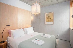 1 chambre, bureau, fer et planche à repasser, Wi-Fi