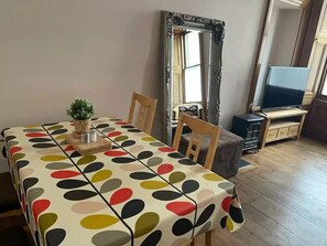 Dining - Very central, next to the Castle with garden (Edinburgh)