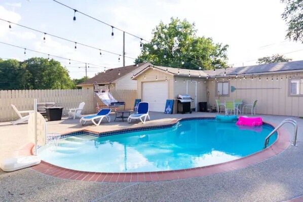 Outdoor pool, a heated pool