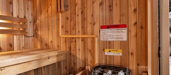 Home in Royal Oak w/ pool & sauna & dream garage