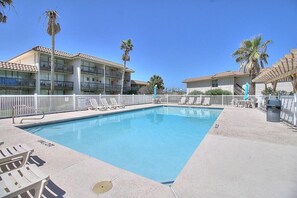 Pool - Happy While~Community Pool~Boardwalk Access (Port Aransas)