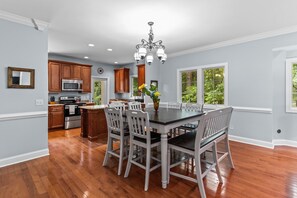 Dining - Gorgeous 4 bd home with elevator and EV charger- NO cleaning fee! (Wilmington)