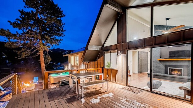 Terrace/patio - King & Q beds, views, hot tub, deck, grill (Estes Park)