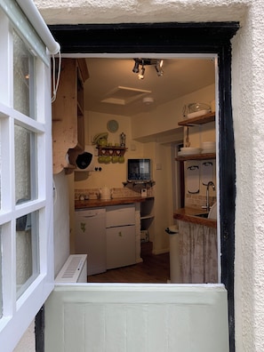 Réfrigérateur, micro-ondes, four, lave-vaisselle