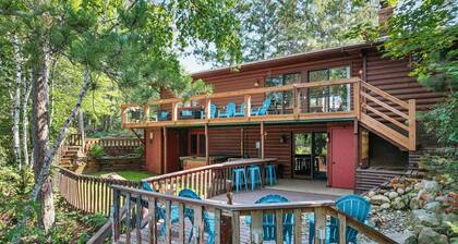 Moonlite Hideaway on Cross lake