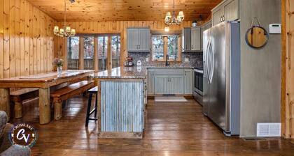 Moonlite Hideaway on Cross lake