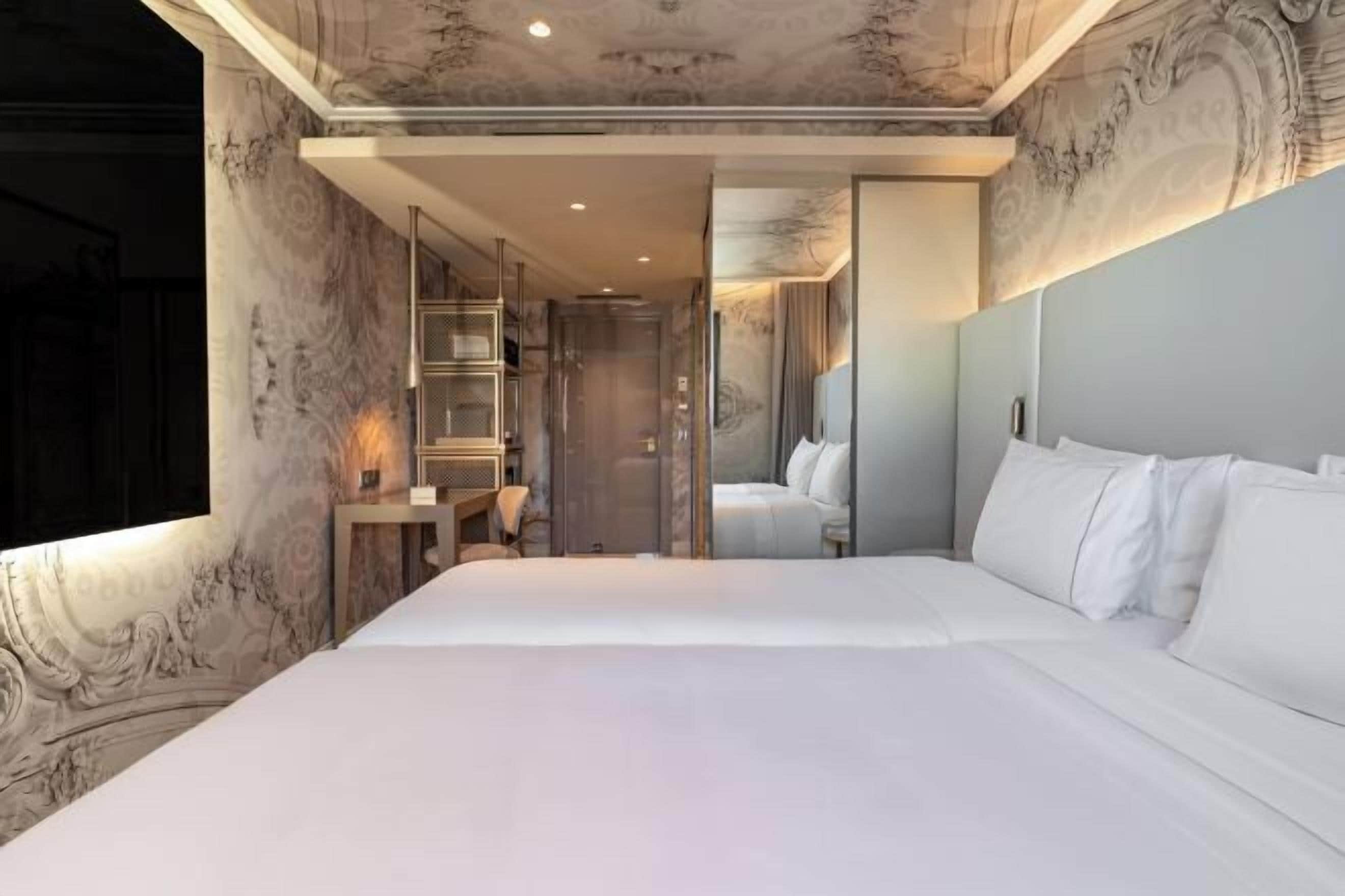 Minibar, desk, soundproofing, free WiFi