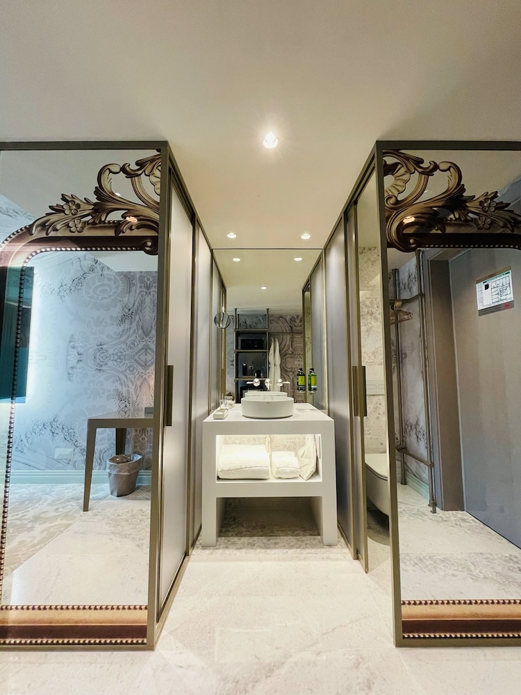 WC by The Beautique Hotels by null