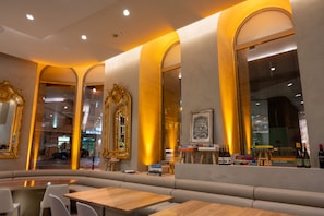 Food court - Dos Reis by The Beautique Hotels (Lisbon)