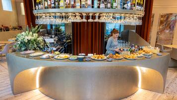 Daily buffet breakfast for a fee