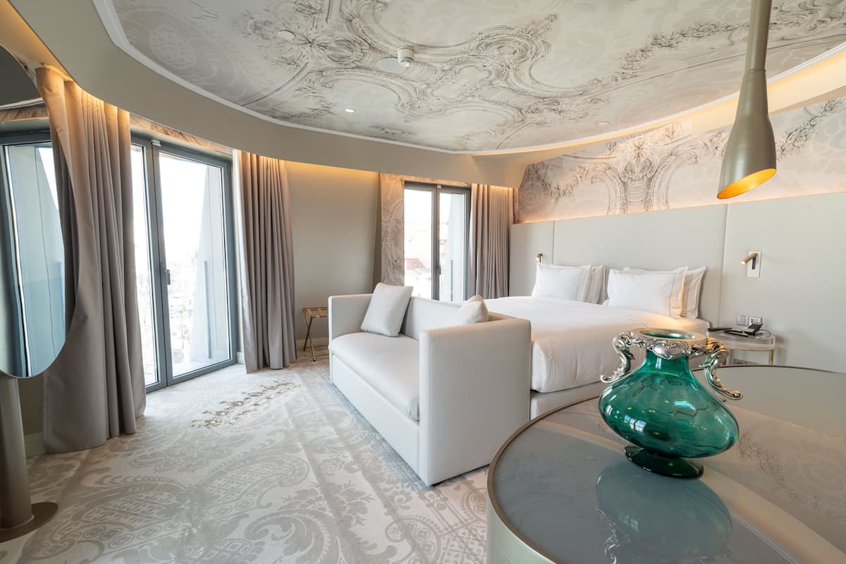 Signature Room