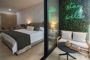 家庭房 | 客房内保险箱、免费 WiFi、床单