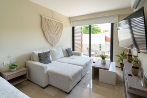Comfort Quadruple Room | Interior - Perfect Place (Playa del Carmen)