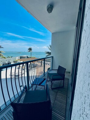 Property grounds - MIA Edgewater with sea view. (Miami)