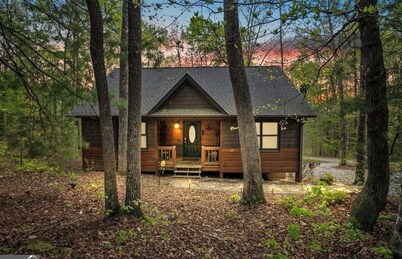 Rustic Pines-cozy & charming 