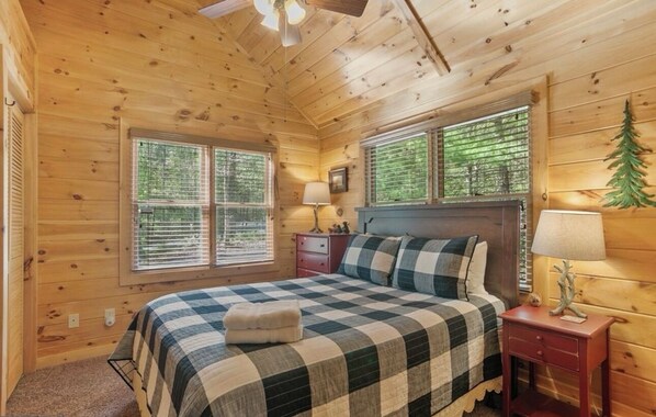 2 chambres, bureau, fer et planche à repasser, Wi-Fi gratuit